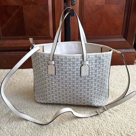 Tory Burch Gemini Link Canvas Small Tote - Picture 8 of 11